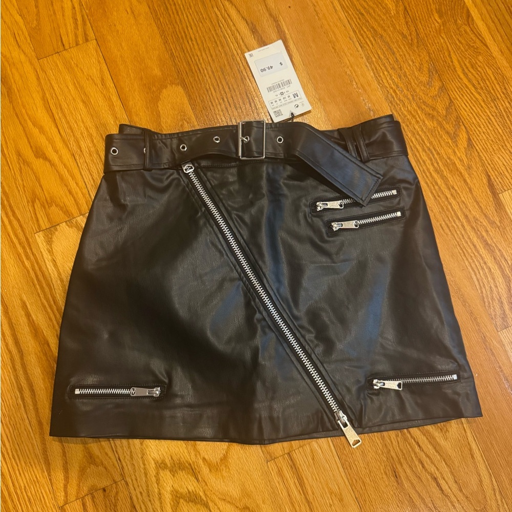 Zara Black Faux Leather Skirt with Zippera- M